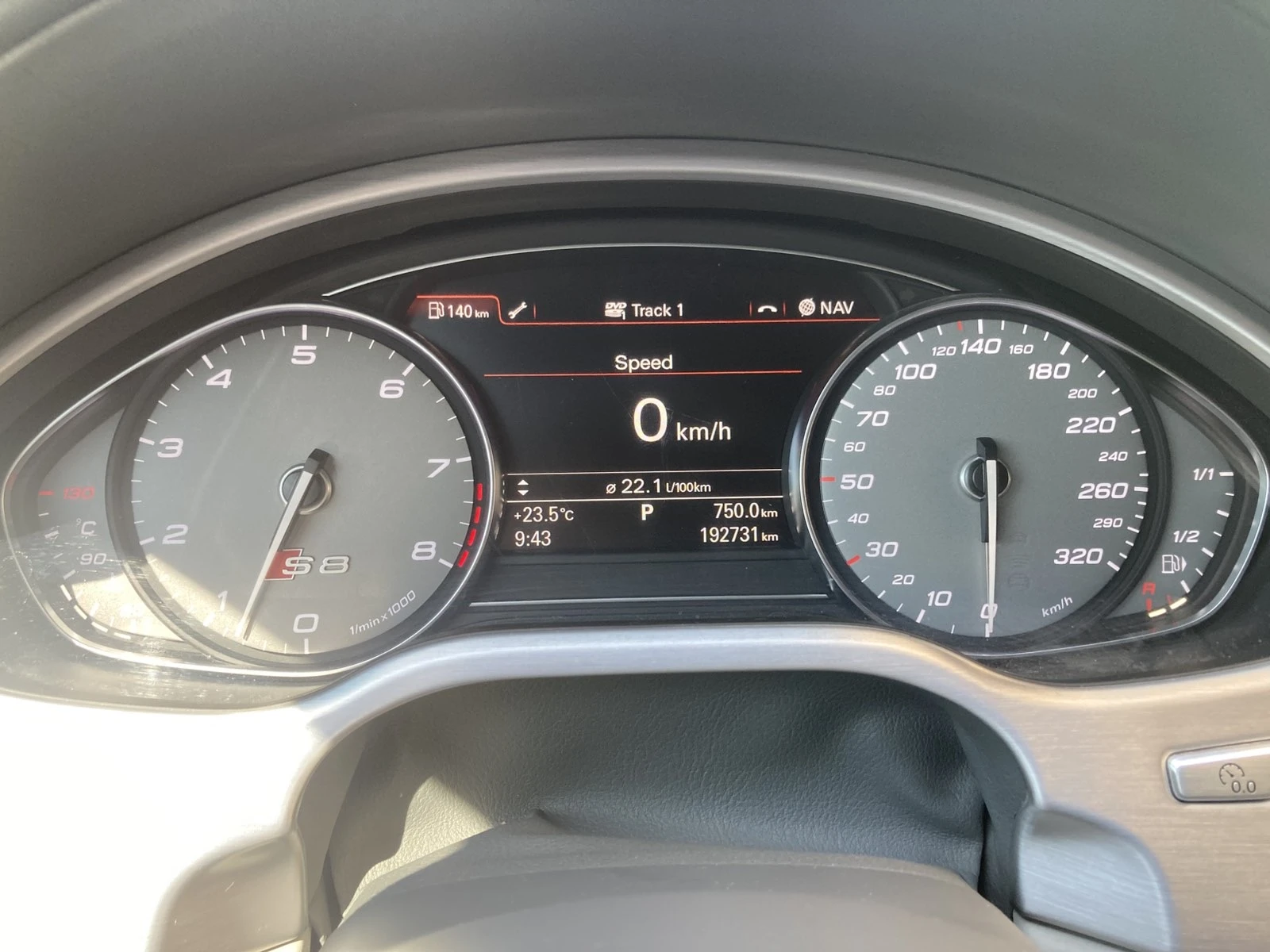 Audi S8 Plus MATRIX/Вакум/обдух/Дистр/360/Обслужена, снимка 14 - Автомобили и джипове - 54843786