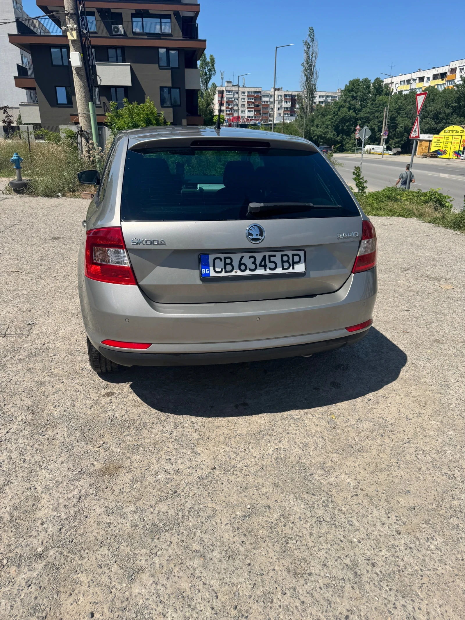 Skoda Rapid Skoda Rapid 1.6TDI Купувана от България , снимка 4 - Автомобили и джипове - 55078186