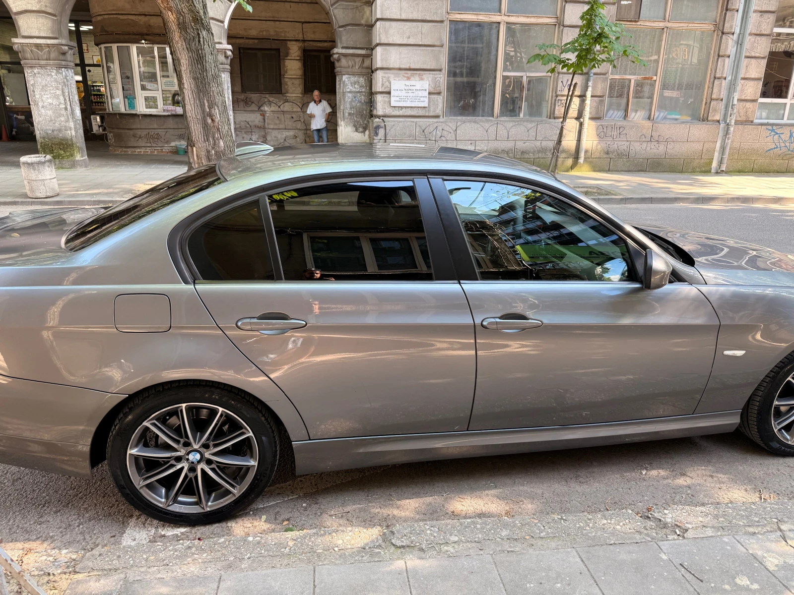BMW 320 320 i , снимка 8 - Автомобили и джипове - 55605069