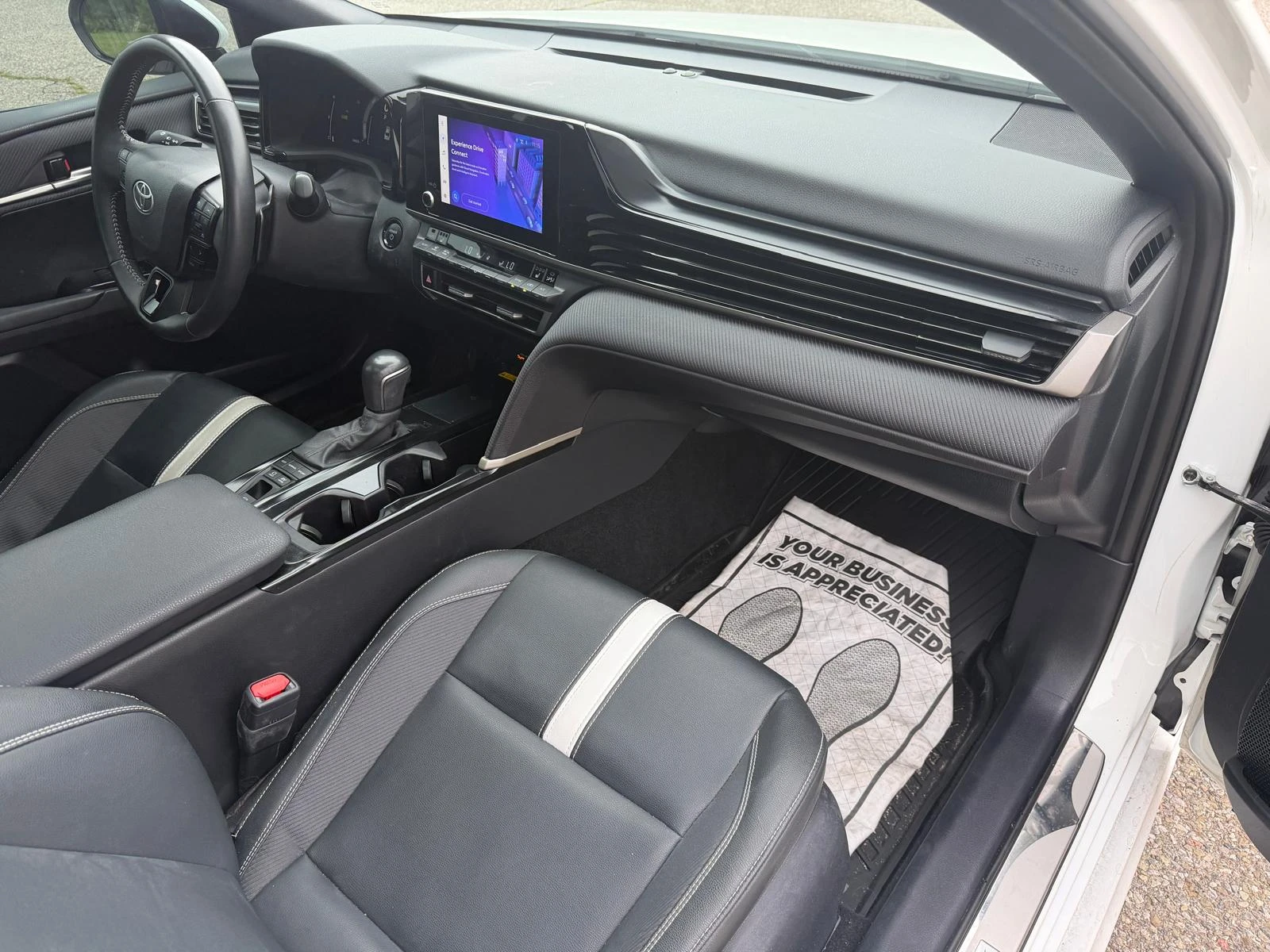 Toyota Camry SE, ПРОГНОЗНА ЦЕНА до БГ, снимка 12 - Автомобили и джипове - 55612229