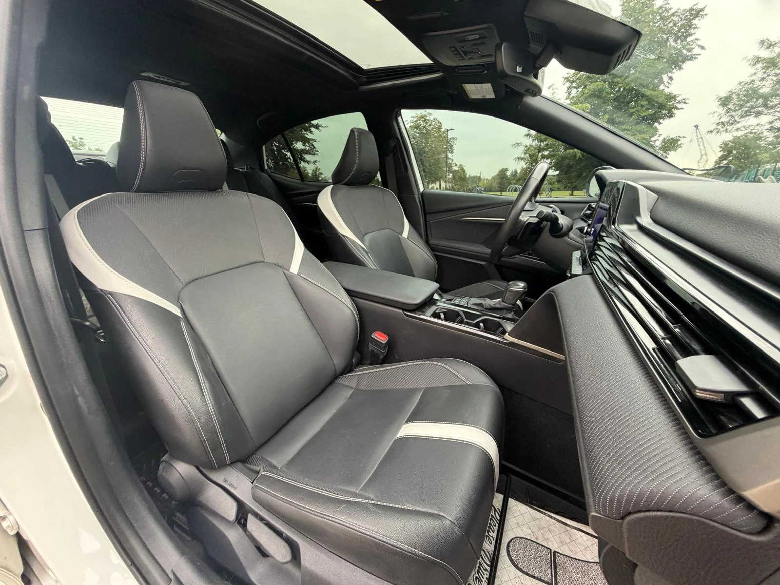 Toyota Camry SE, ПРОГНОЗНА ЦЕНА до БГ, снимка 13 - Автомобили и джипове - 55612229
