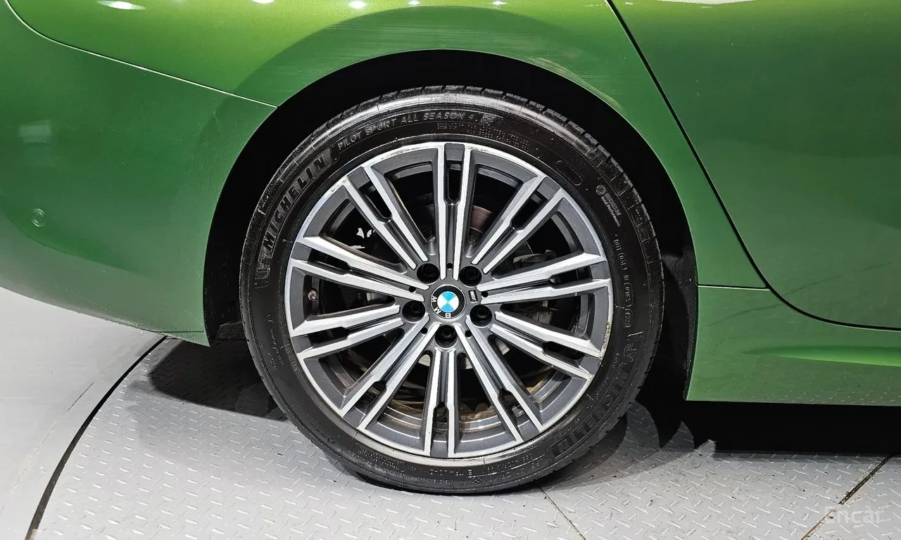 BMW 320 M SPORT / 360 / HUD / ШИБИДАХ / ЛИЗИНГ, снимка 5 - Автомобили и джипове - 55874008