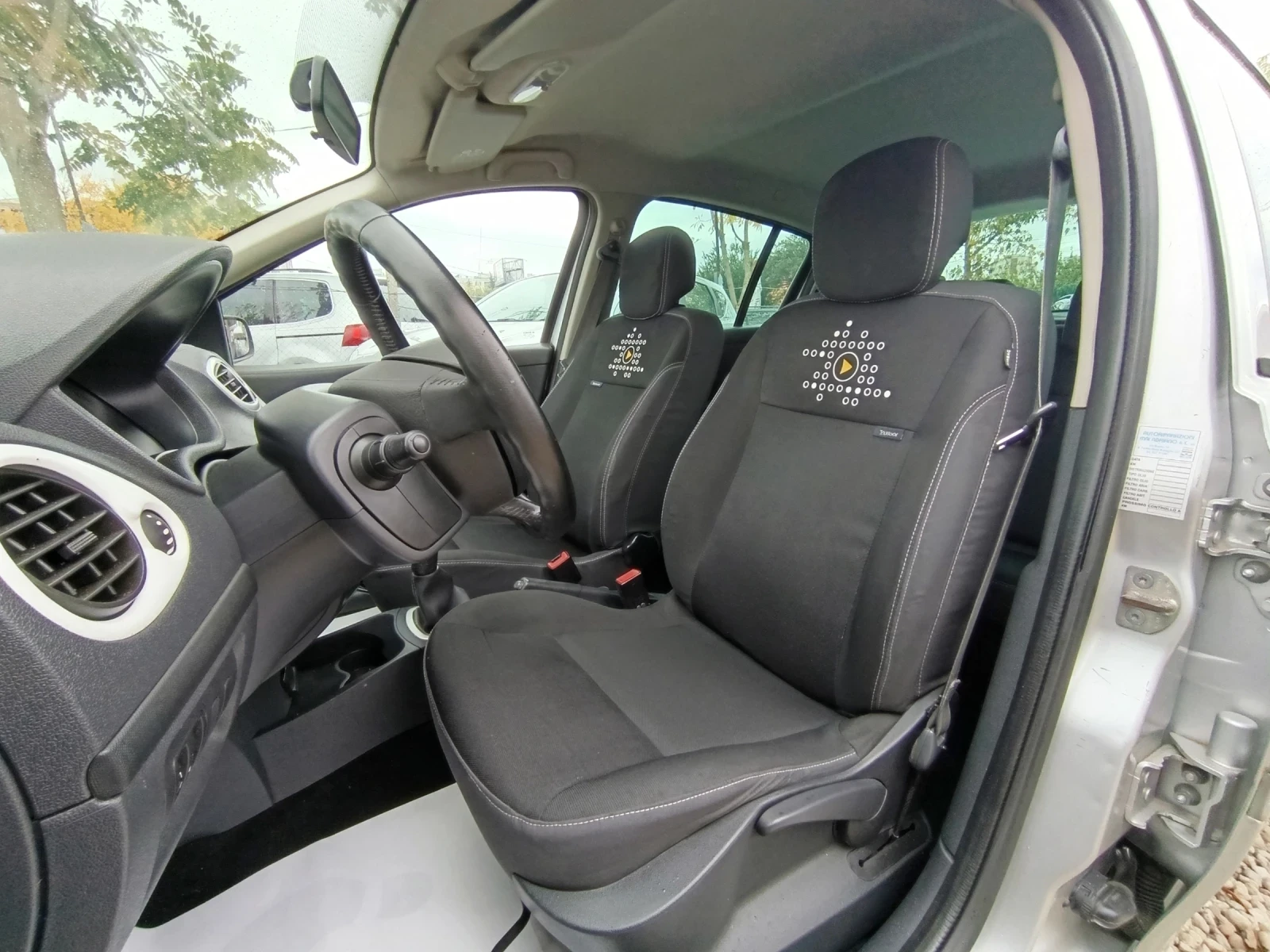 Renault Clio  BENZIN, снимка 11 - Автомобили и джипове - 56504015