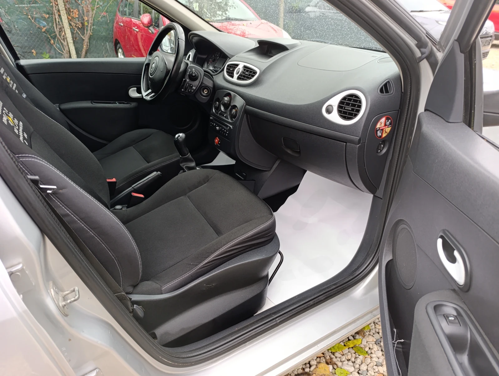 Renault Clio  BENZIN, снимка 10 - Автомобили и джипове - 56504015