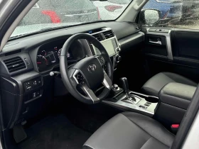Toyota 4runner 2022 4WD SR5 PREMIUM* CARFAX * БЕЗ ПЪРВОНАЧАЛНА, снимка 3