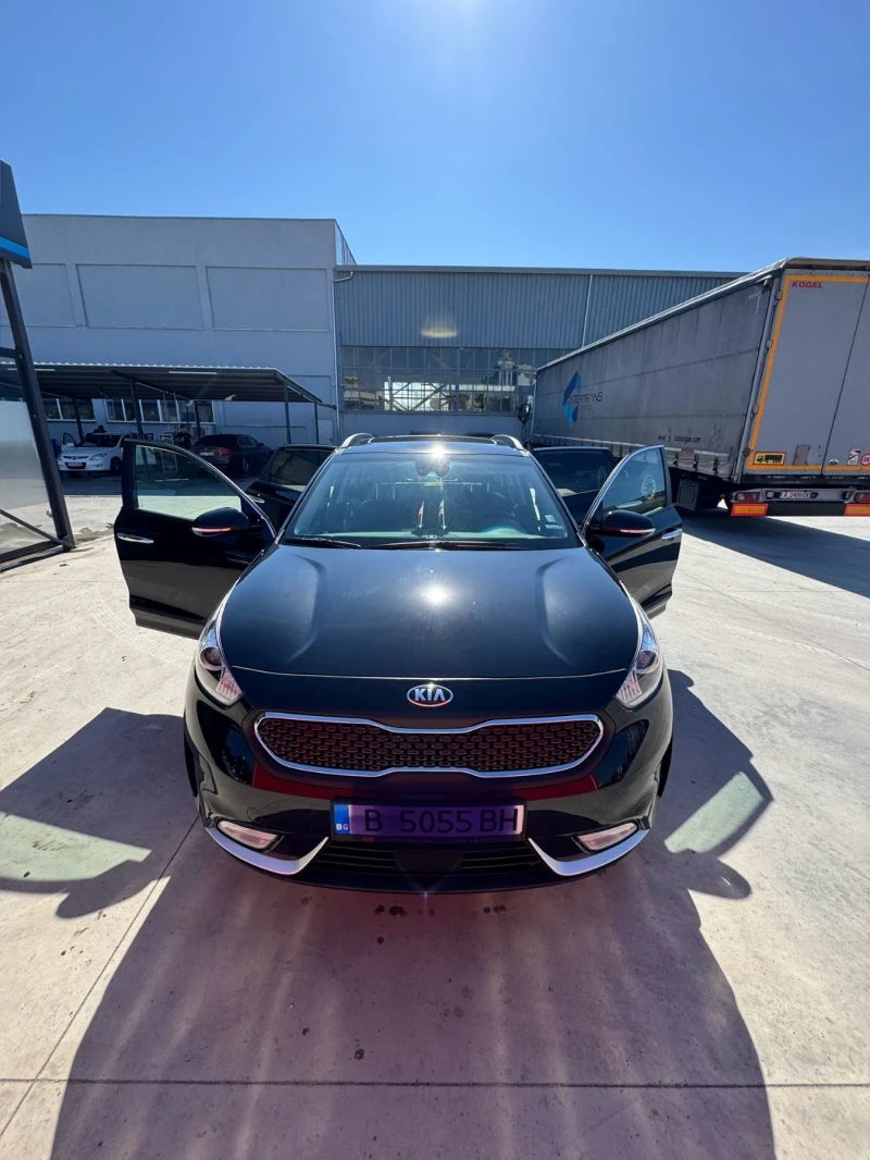 Kia Niro, снимка 1 - Автомобили и джипове - 47398842