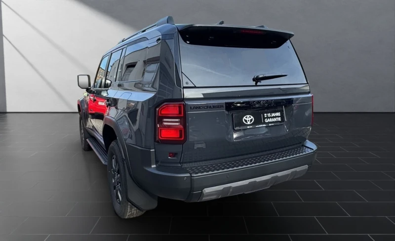 Toyota Land cruiser 2, 8 D Executiv , снимка 5 - Автомобили и джипове - 47409325