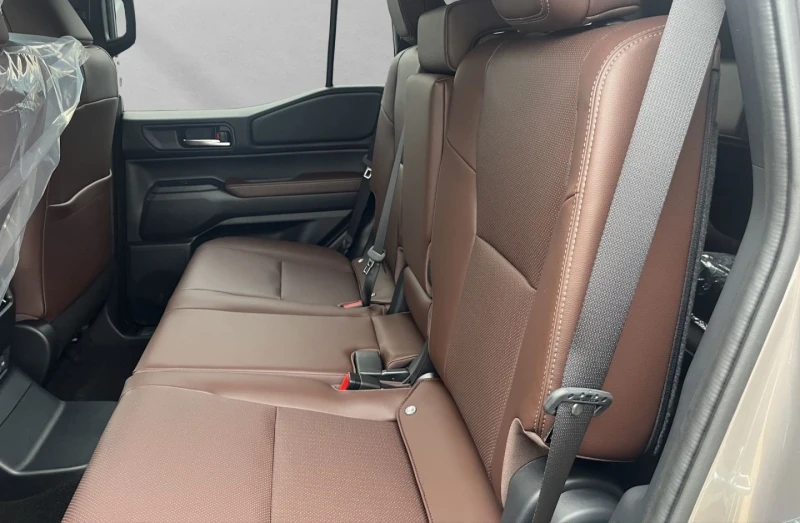 Toyota Land cruiser 2, 8 D Executiv , снимка 10 - Автомобили и джипове - 47409325