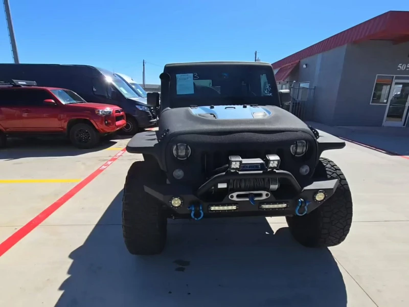 Jeep Wrangler 2015 Jeep Wrangler Unlimited Sahara, снимка 1 - Автомобили и джипове - 49473915