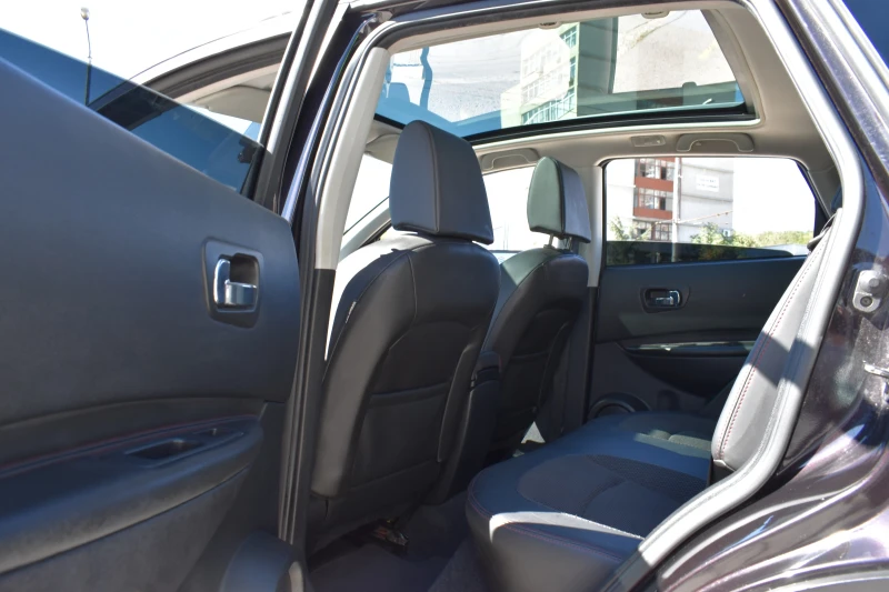 Nissan Qashqai 2.0i* ГАЗ* 4x4* CAMERA* PANORAMA, снимка 12 - Автомобили и джипове - 51793563
