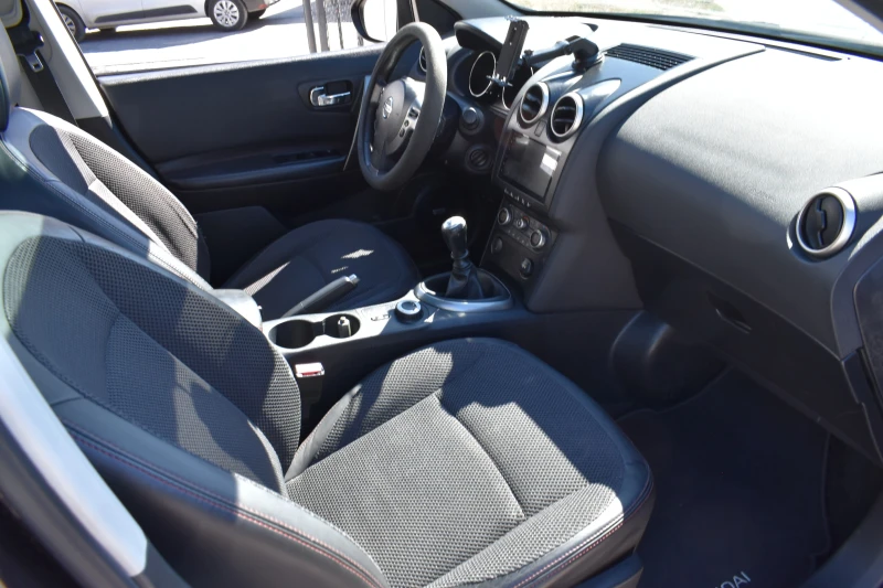 Nissan Qashqai 2.0i* ГАЗ* 4x4* CAMERA* PANORAMA, снимка 14 - Автомобили и джипове - 51793563