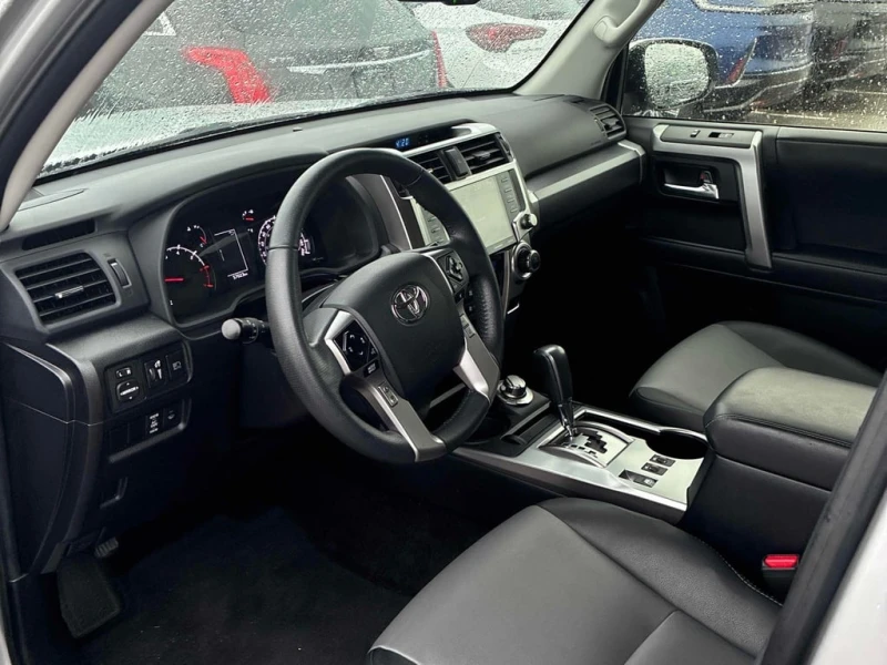 Toyota 4runner 2022 4WD SR5 PREMIUM* CARFAX * БЕЗ ПЪРВОНАЧАЛНА, снимка 3 - Автомобили и джипове - 52853342