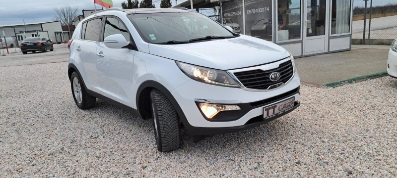 Kia Sportage 1.6i Facelift Navi Panorama Kamera, снимка 3 - Автомобили и джипове - 53287310