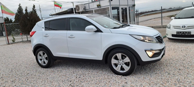 Kia Sportage 1.6i Facelift Navi Panorama Kamera, снимка 8 - Автомобили и джипове - 53287310