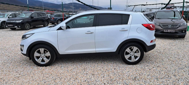 Kia Sportage 1.6i Facelift Navi Panorama Kamera, снимка 4 - Автомобили и джипове - 53287310