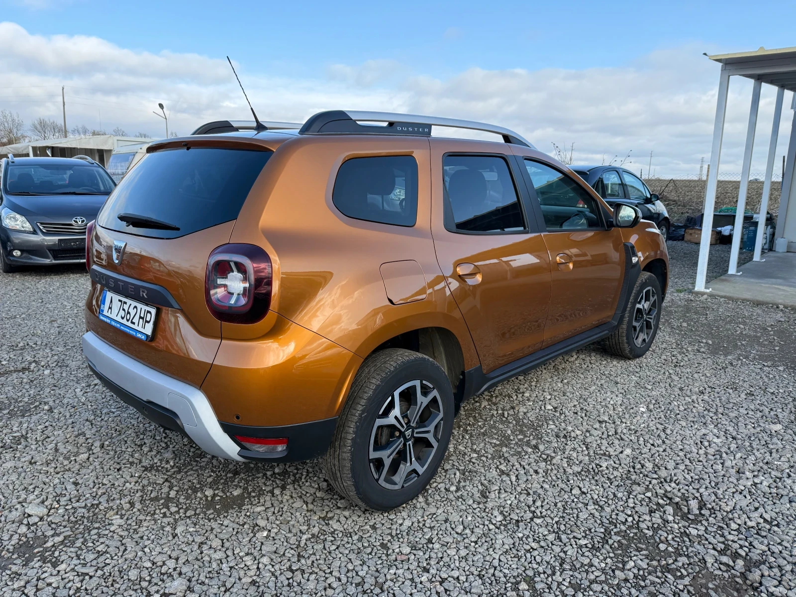 Dacia Duster 1.6i Газ-Бензин - изображение 4