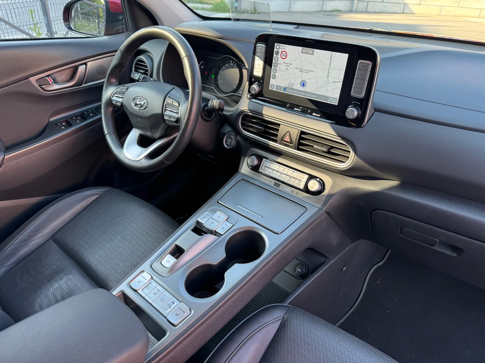 Hyundai Kona 64kWh 2г гаранция | Mobile.bg — изображение 11