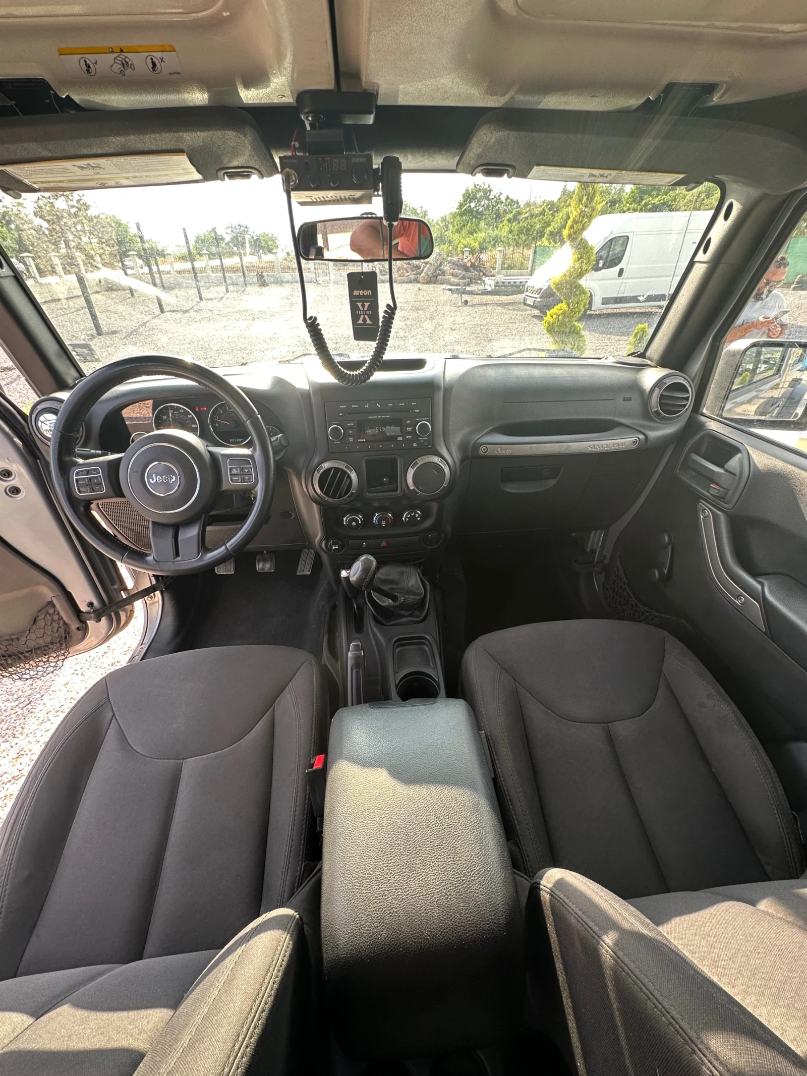 Jeep Wrangler 3.6 Ръчни Скорости - изображение 10
