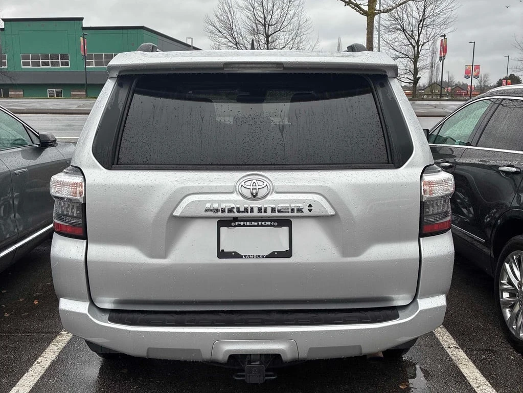 Toyota 4runner 2022 4WD SR5 PREMIUM* CARFAX * БЕЗ ПЪРВОНАЧАЛНА - изображение 6