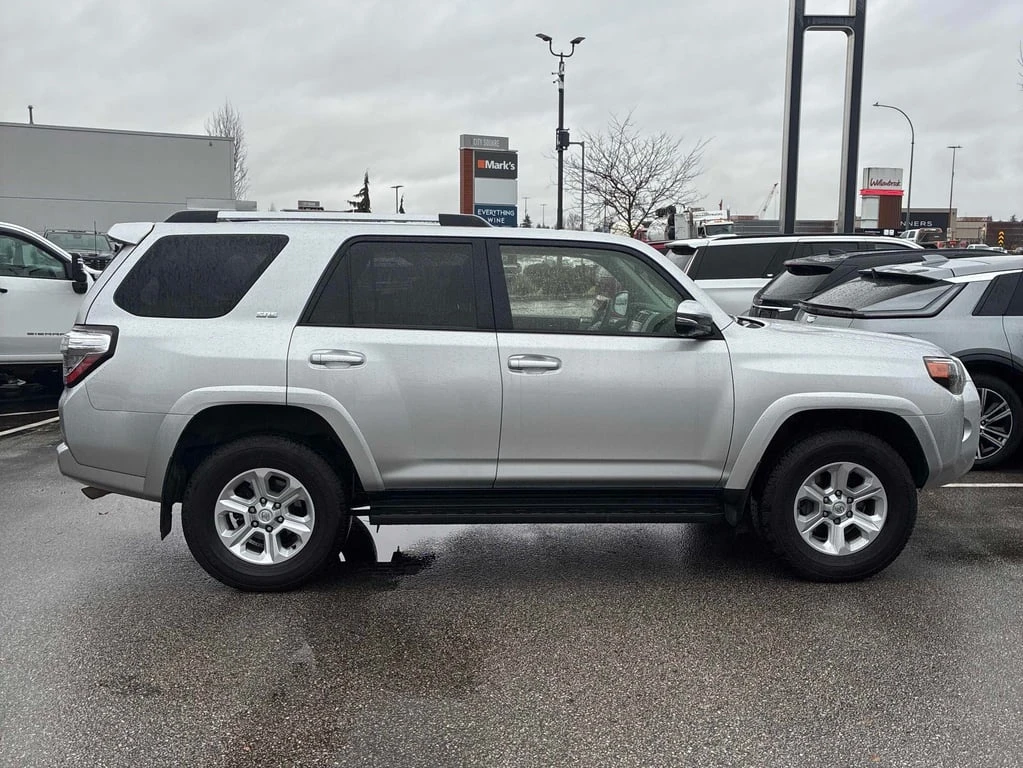 Toyota 4runner 2022 4WD SR5 PREMIUM* CARFAX * БЕЗ ПЪРВОНАЧАЛНА - изображение 7