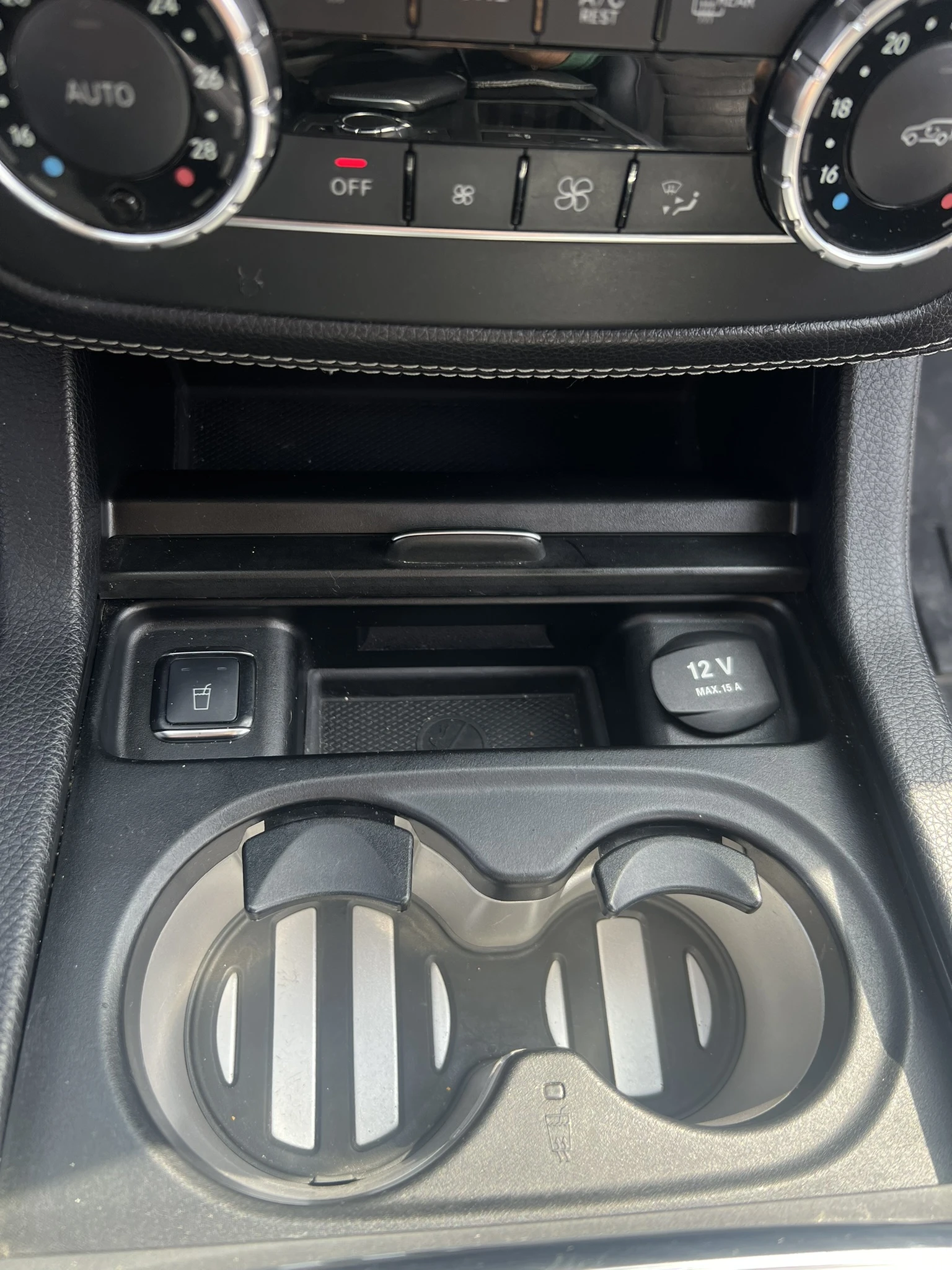 Mercedes-Benz ML 350 Bluetech / 4 Matic / Autoparking, снимка 16 - Автомобили и джипове - 53898479