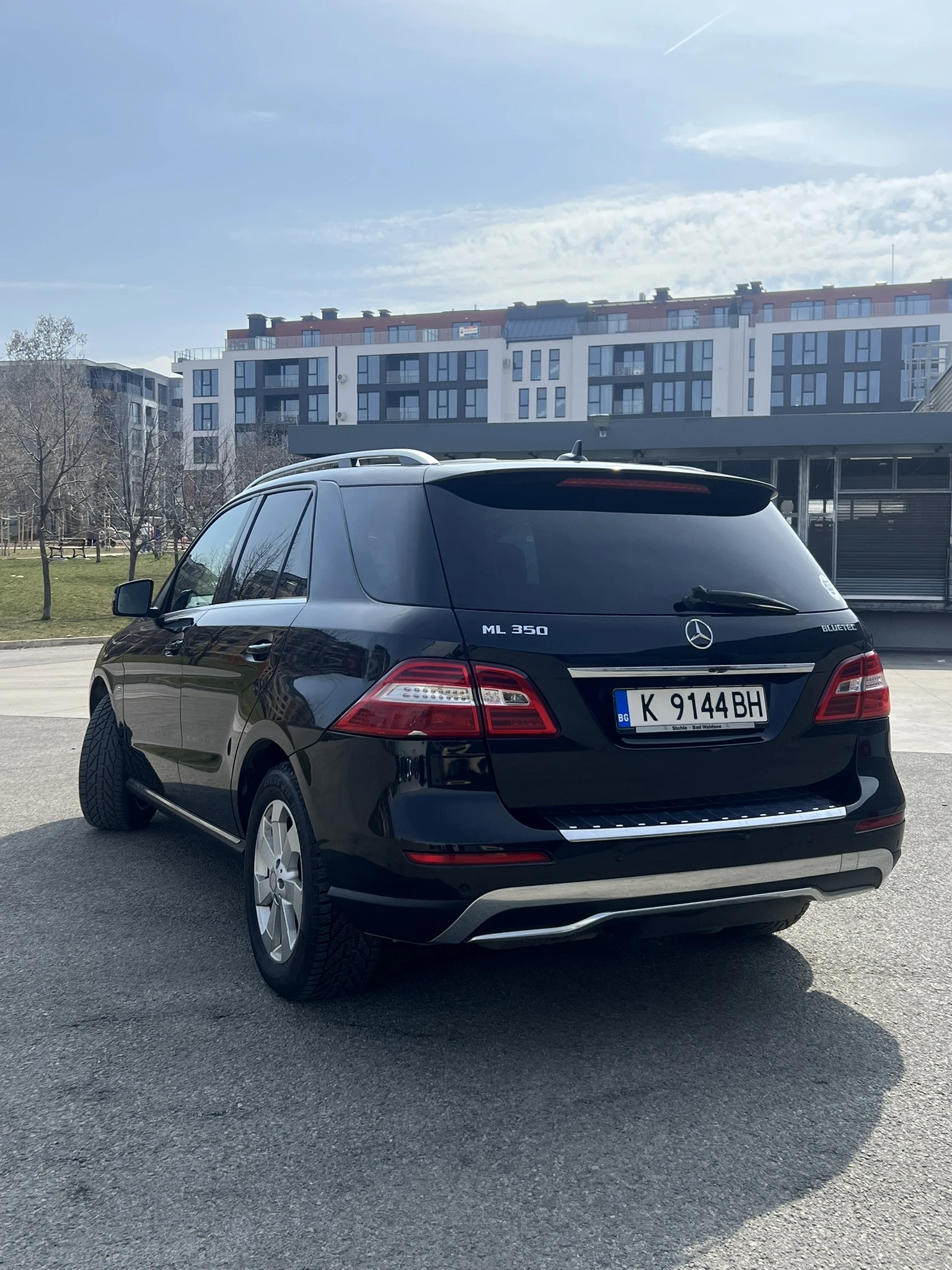 Mercedes-Benz ML 350 Bluetech / 4 Matic / Autoparking, снимка 4 - Автомобили и джипове - 53898479