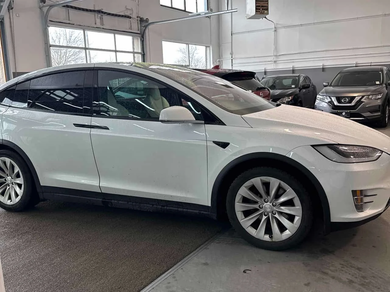 Tesla Model X * 90D AWD * 2 КЛЮЧА* ПОДГРЕВ* KEYLESS* , снимка 3 - Автомобили и джипове - 53908309