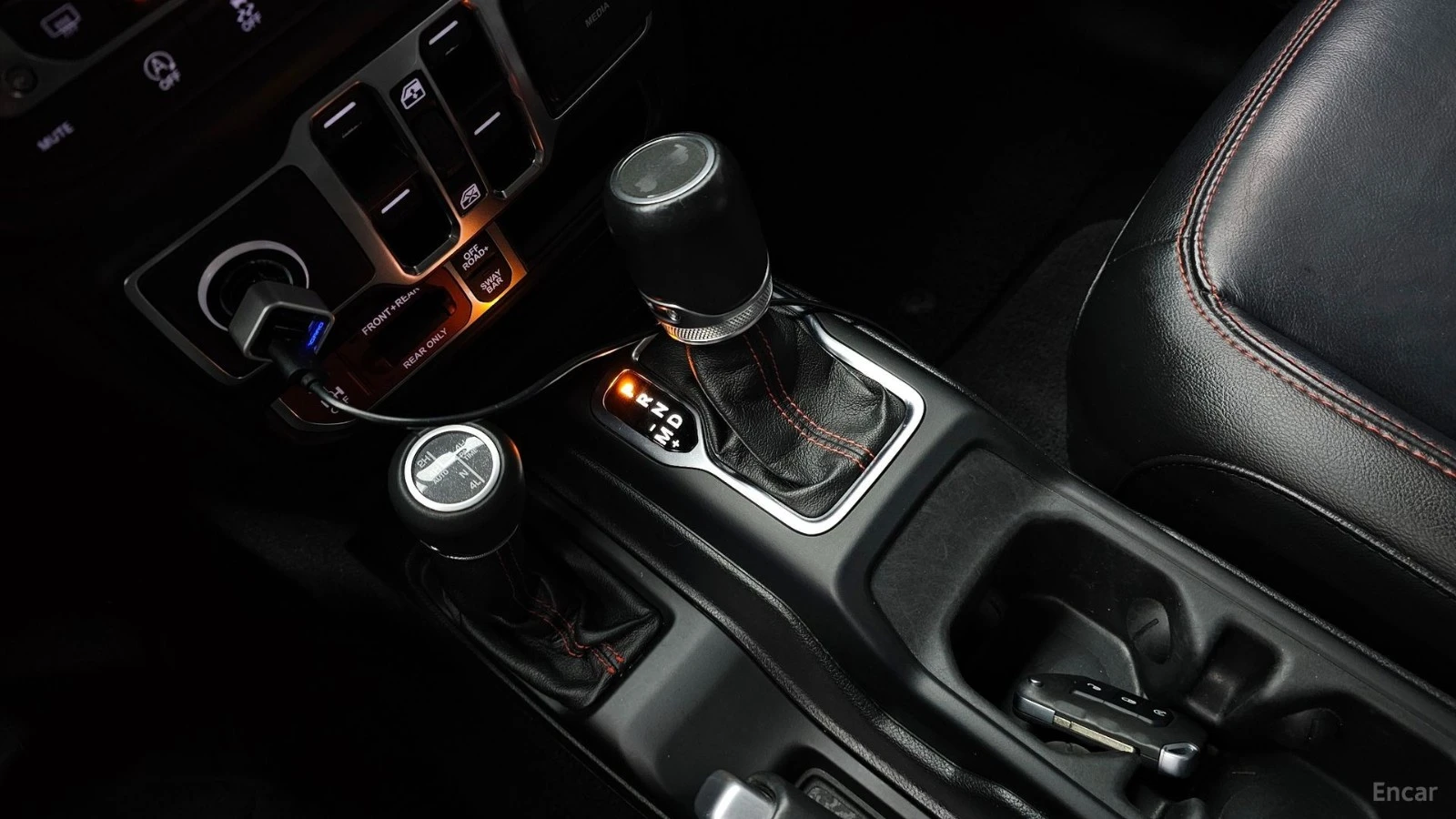 Jeep Wrangler * RUBICON* LED* KEYLESS* Camera* ПОДГРЕВ* , снимка 8 - Автомобили и джипове - 55655045