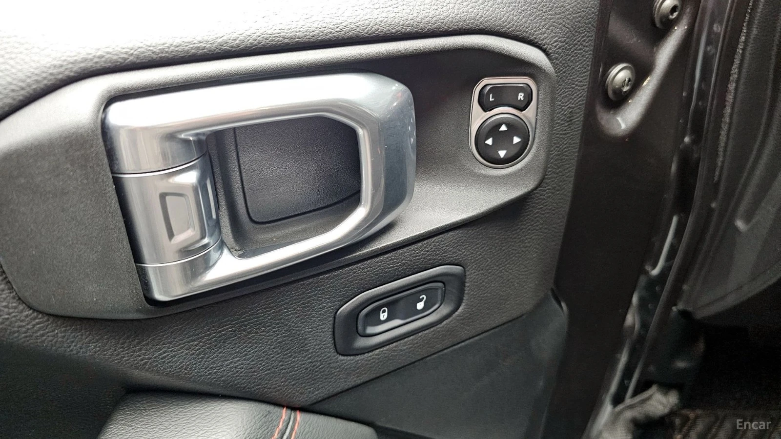 Jeep Wrangler * RUBICON* LED* KEYLESS* Camera* ПОДГРЕВ* , снимка 13 - Автомобили и джипове - 55655045