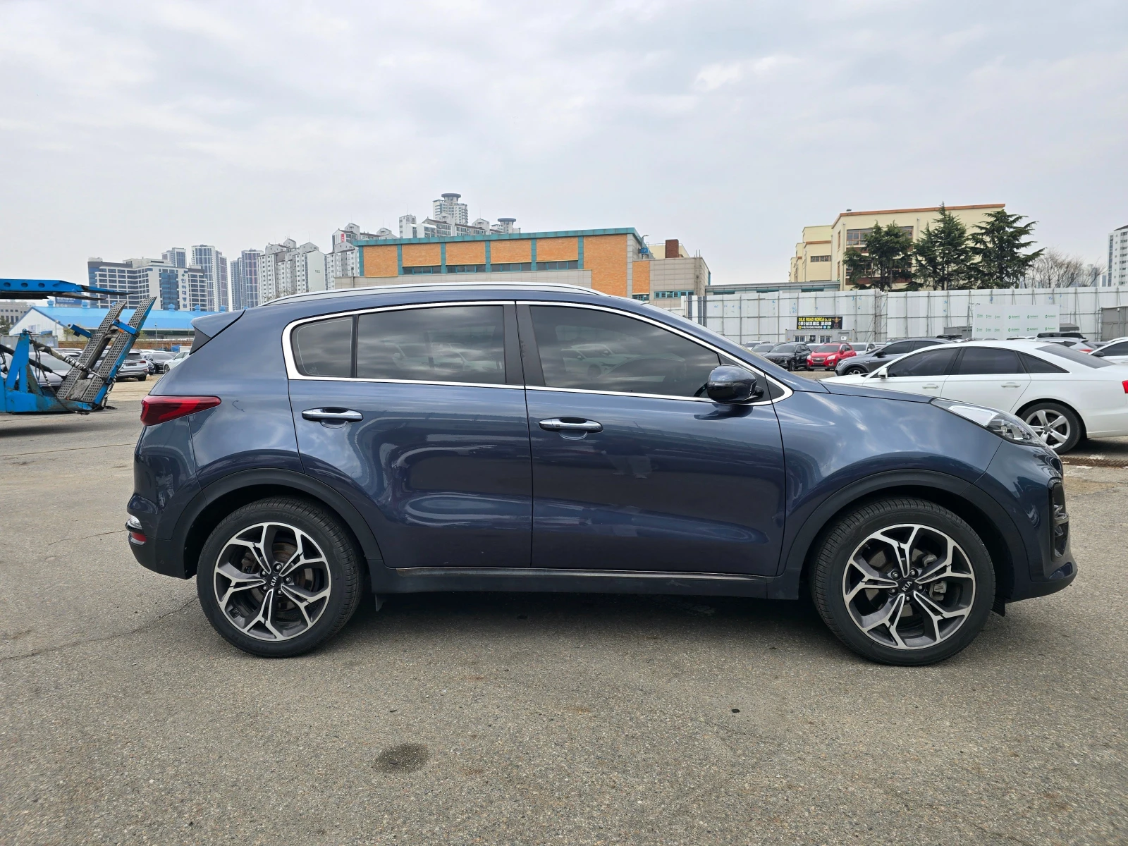 Kia Sportage 2.0 MPI, снимка 8 - Автомобили и джипове - 55796169