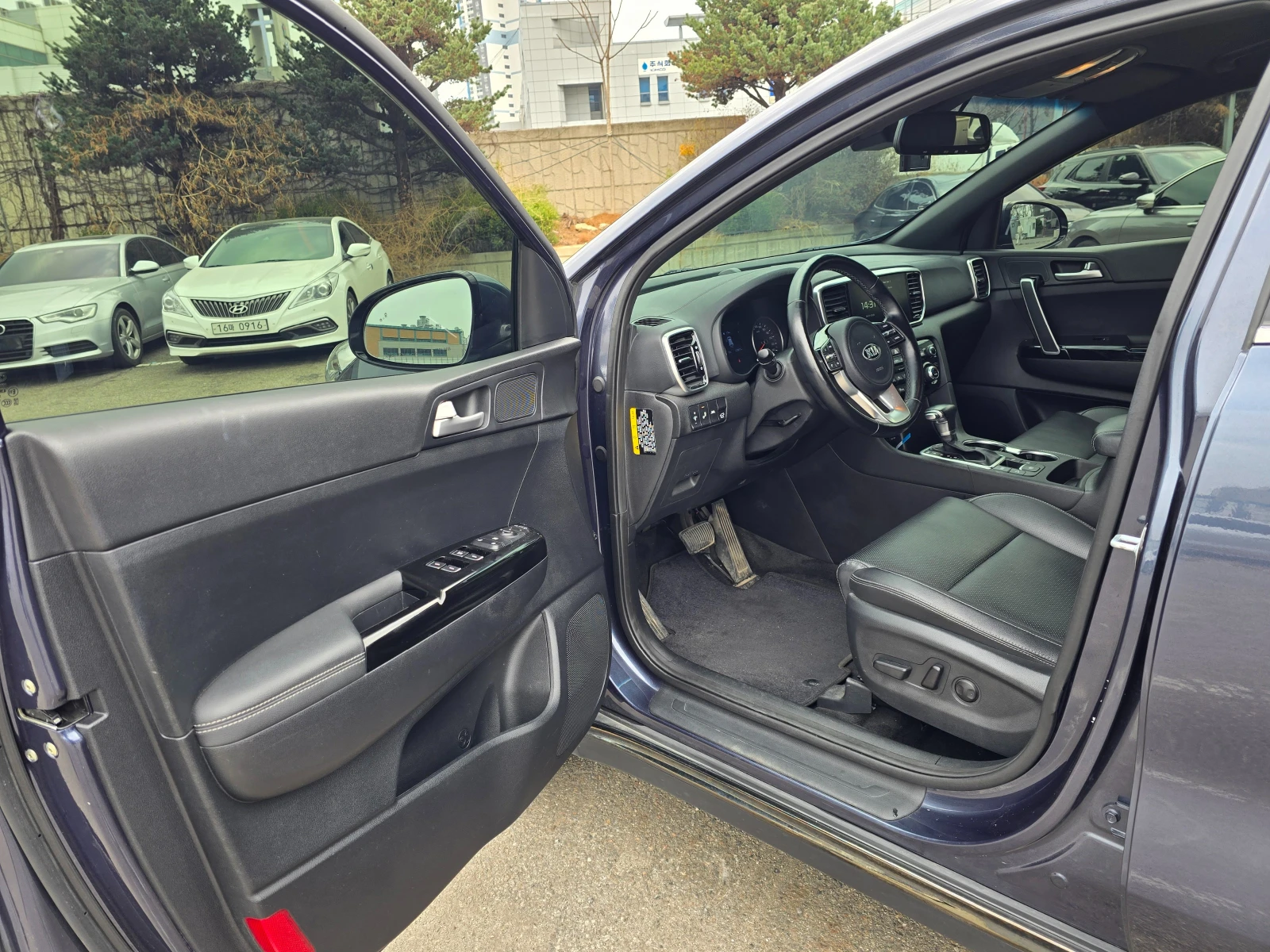Kia Sportage 2.0 MPI, снимка 12 - Автомобили и джипове - 55796169