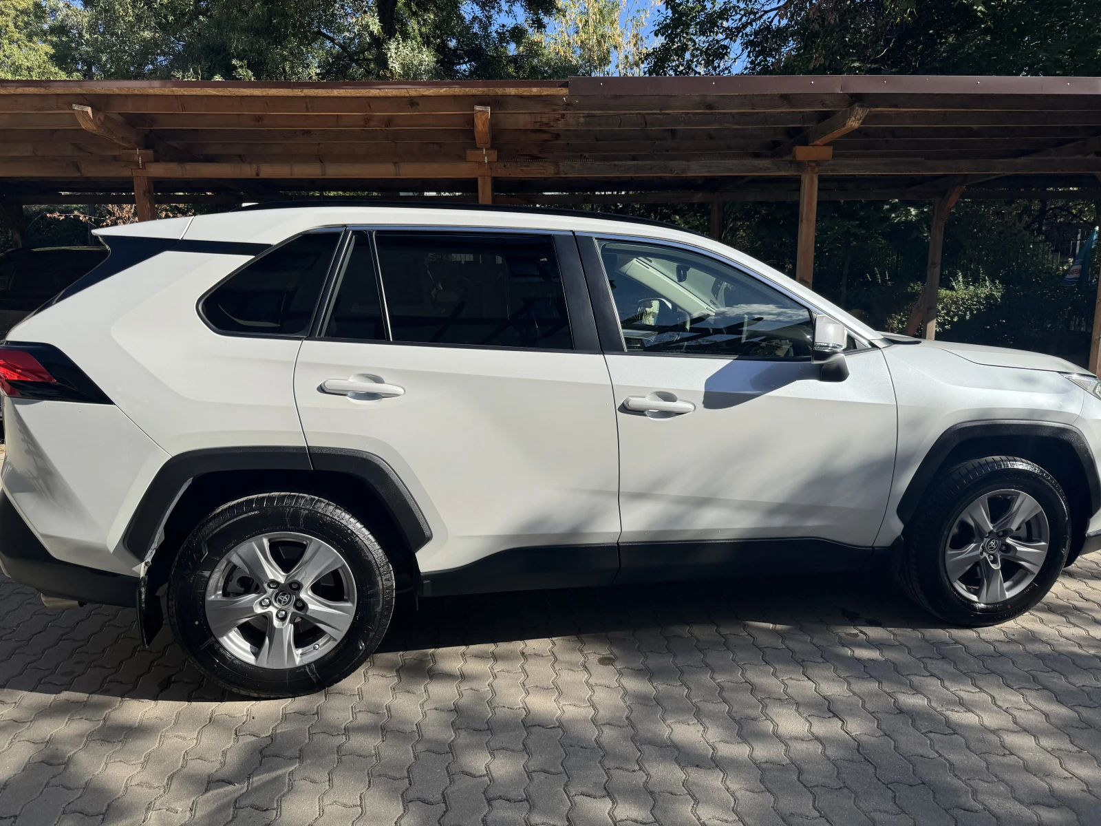 Toyota Rav4 Executive, снимка 6 - Автомобили и джипове - 56210405