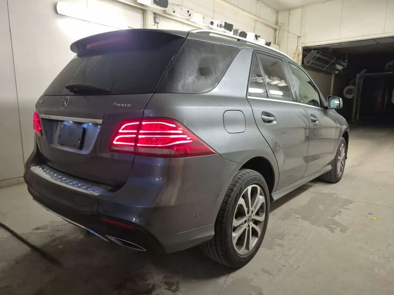 Mercedes-Benz GLE * 400 * CARFAX * , снимка 3 - Автомобили и джипове - 56226008