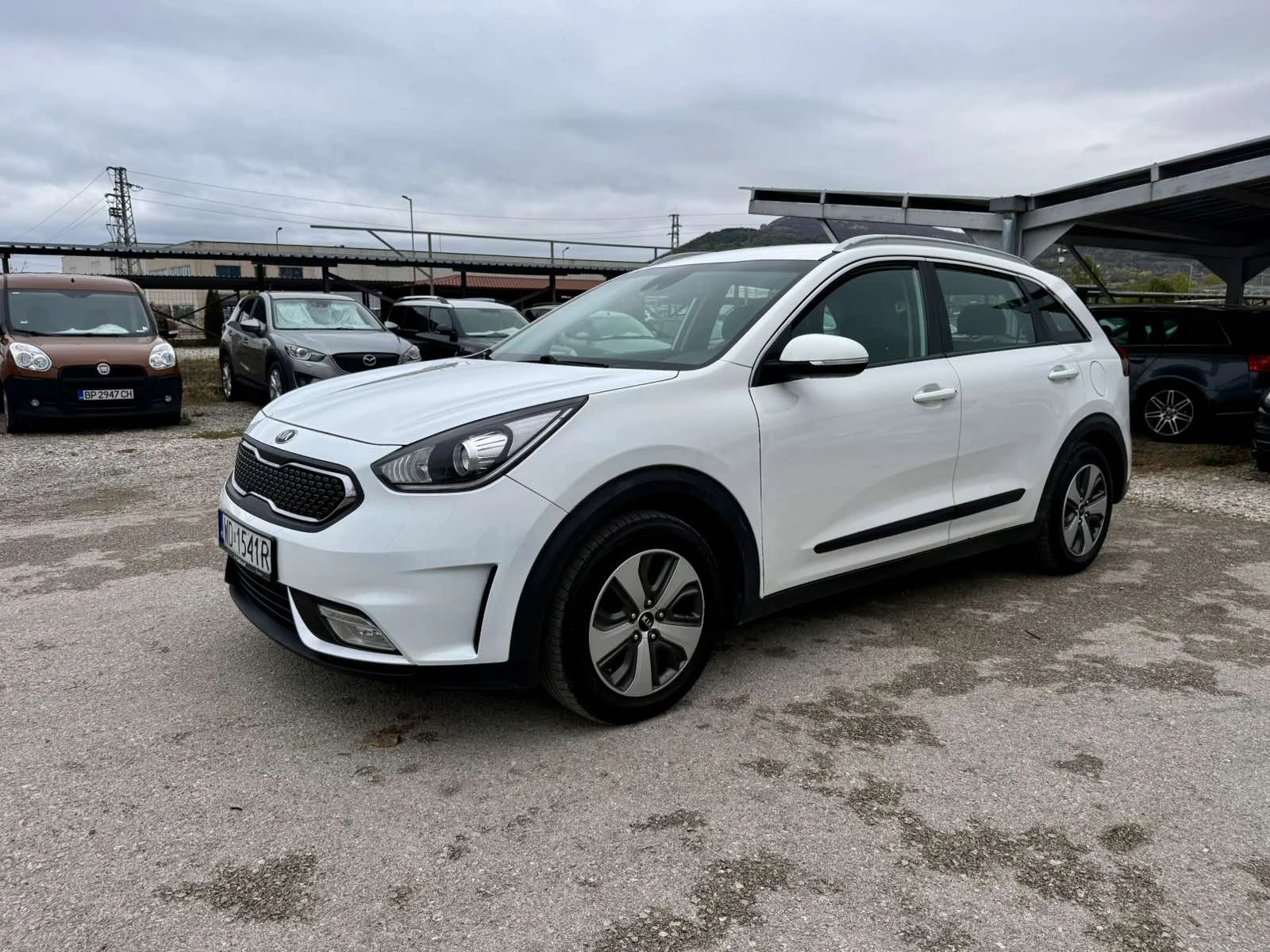Kia Niro 1.6 Hybrid, снимка 2 - Автомобили и джипове - 56710467