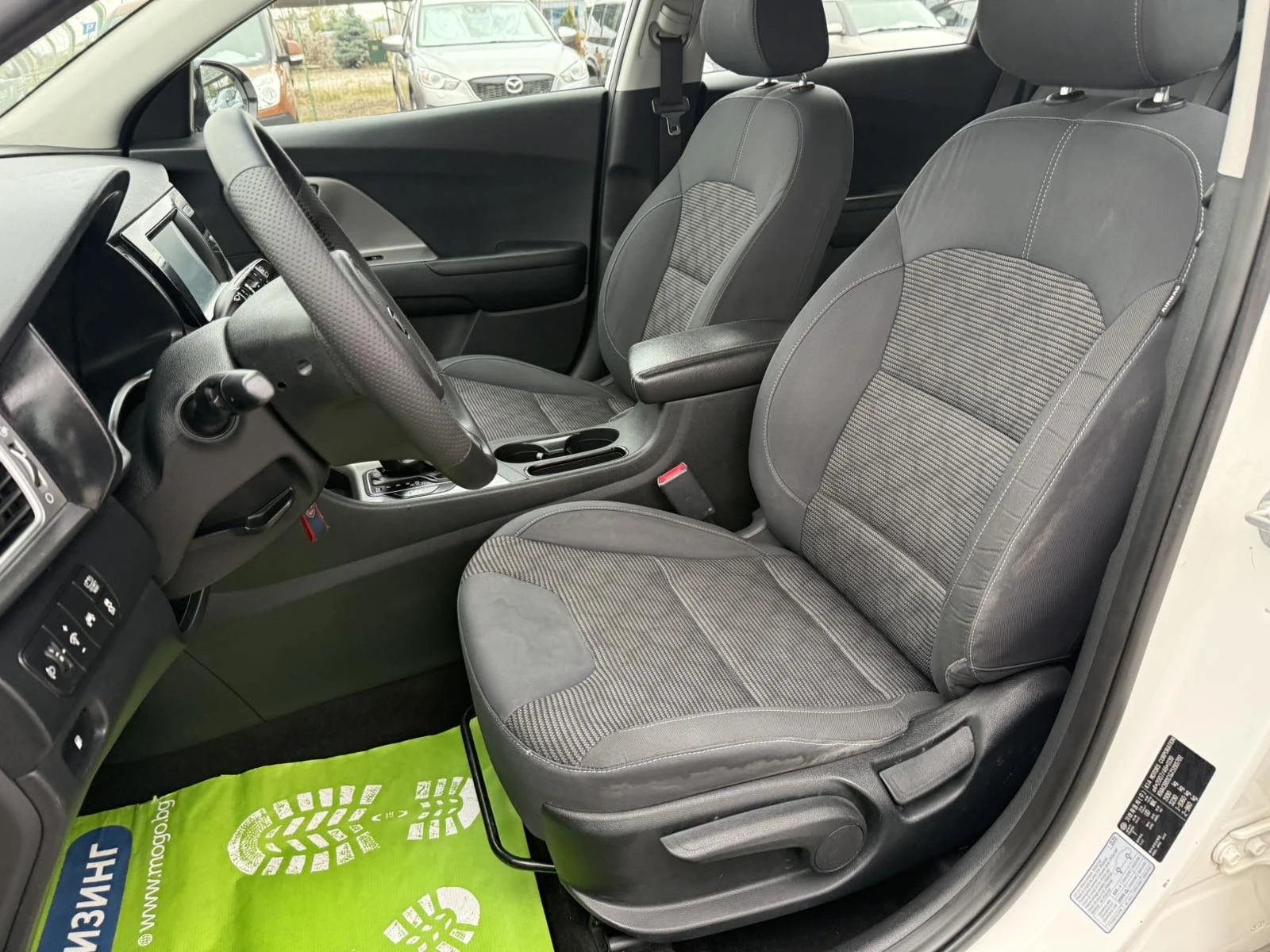 Kia Niro 1.6 Hybrid, снимка 9 - Автомобили и джипове - 56710467