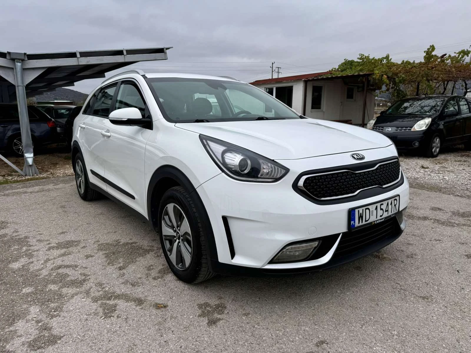 Kia Niro 1.6 Hybrid, снимка 3 - Автомобили и джипове - 56710467