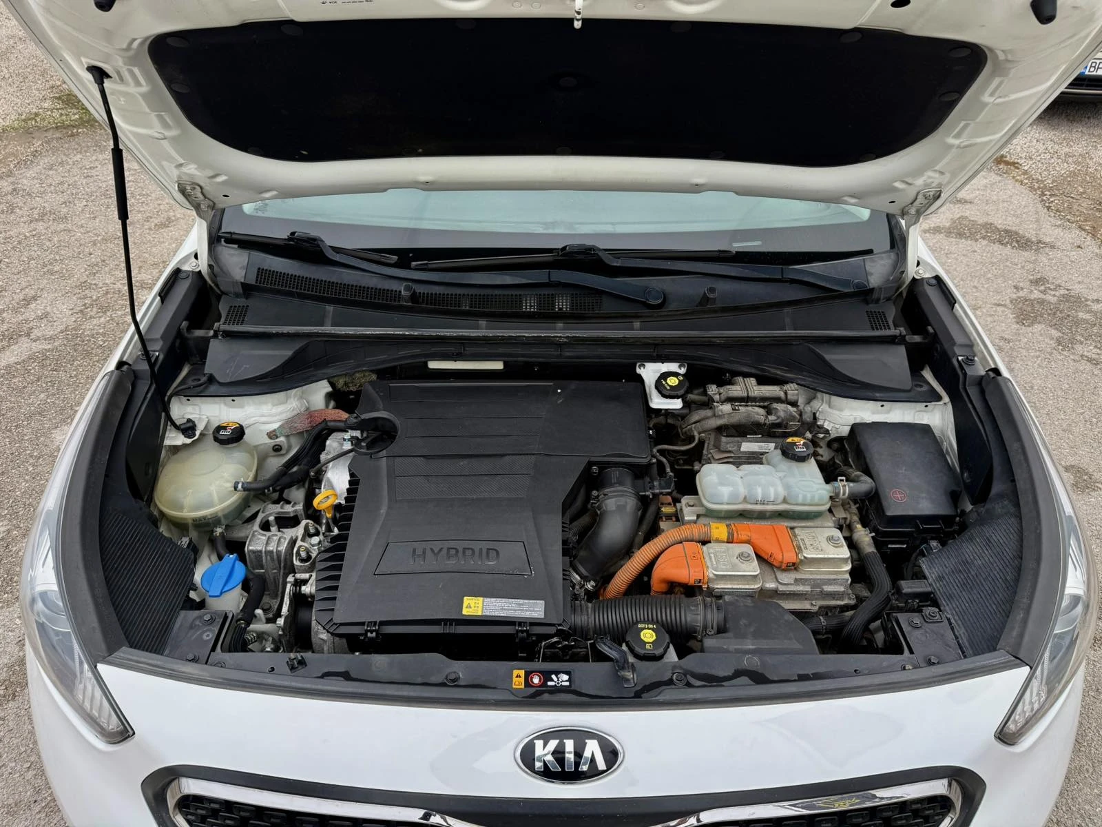 Kia Niro 1.6 Hybrid, снимка 16 - Автомобили и джипове - 56710467