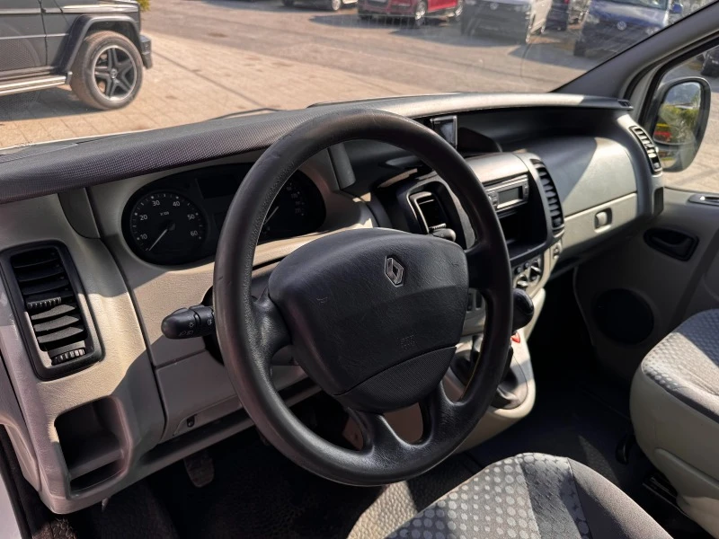 Renault Trafic 2.0dCI 5-местен Климатик, снимка 12 - Бусове и автобуси - 45313904