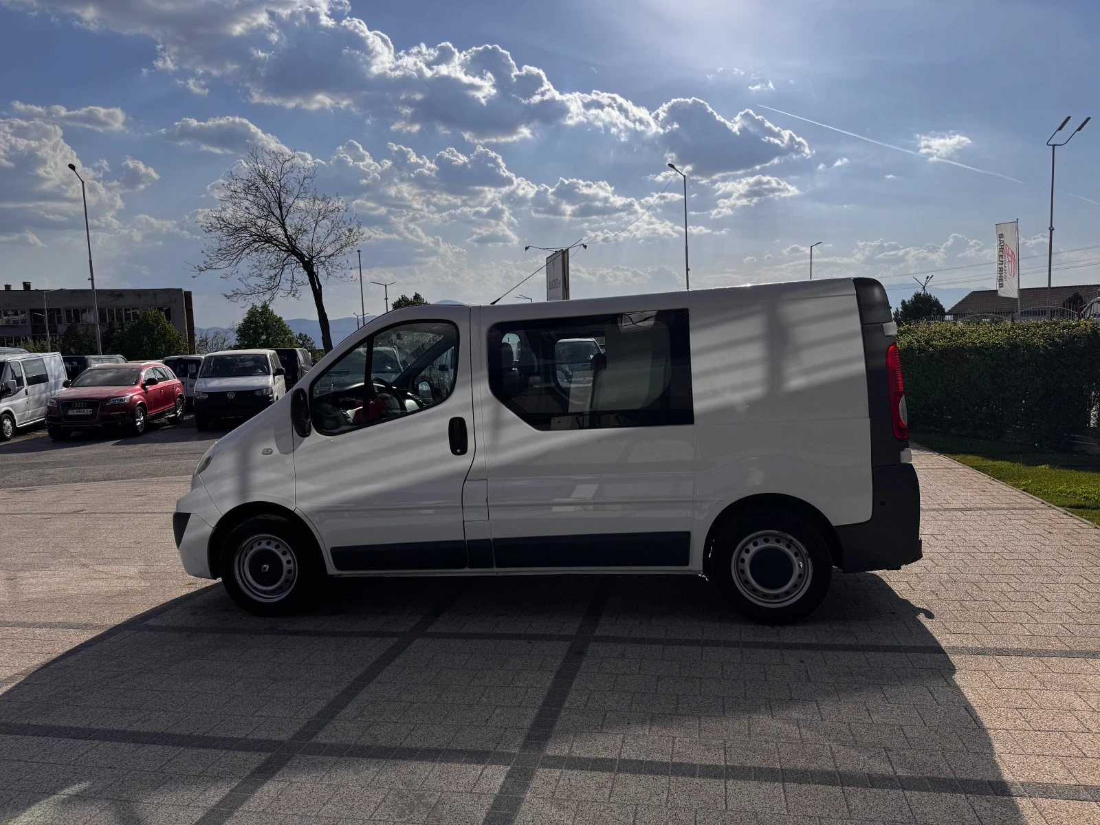 Renault Trafic 2.0dCI 5-местен Климатик - изображение 3