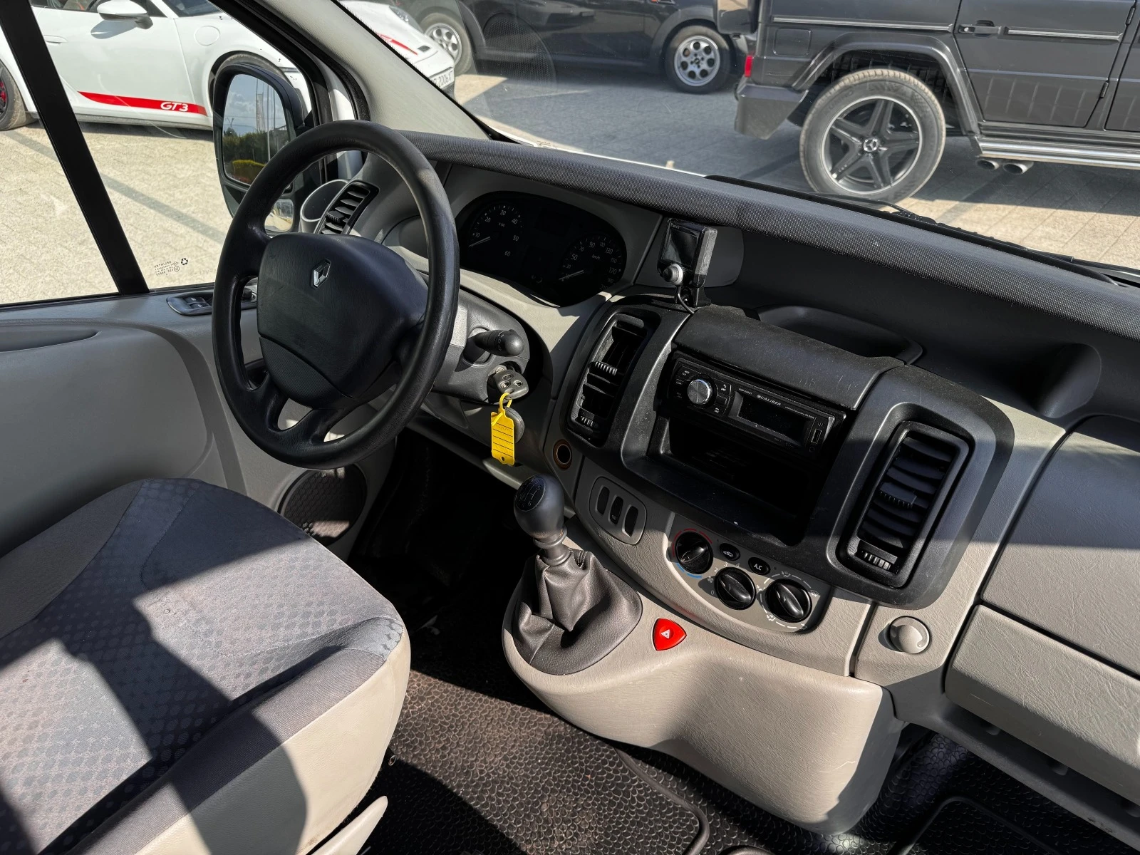 Renault Trafic 2.0dCI 5-местен Климатик - изображение 7