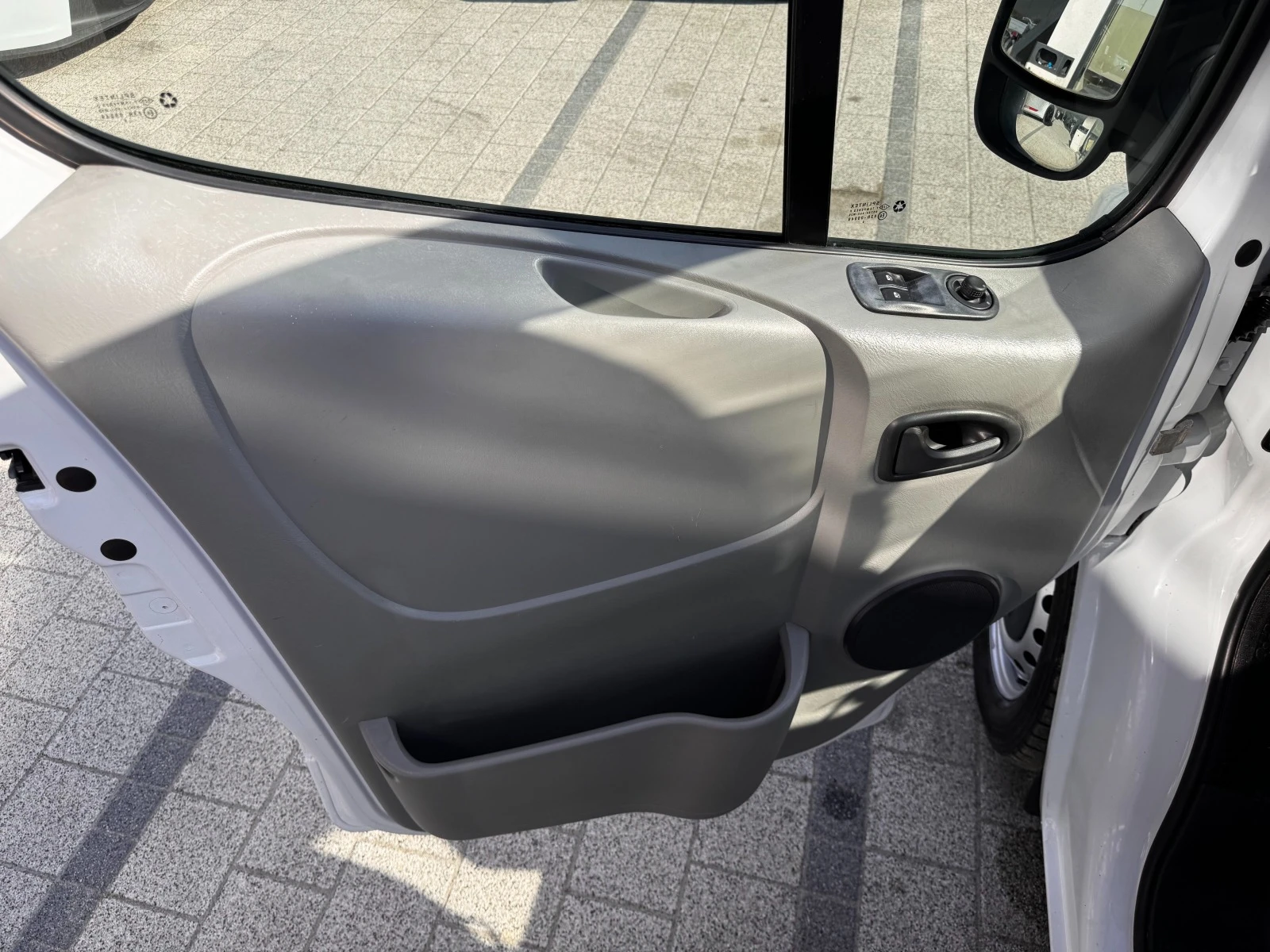 Renault Trafic 2.0dCI 5-  | Mobile.bg   11