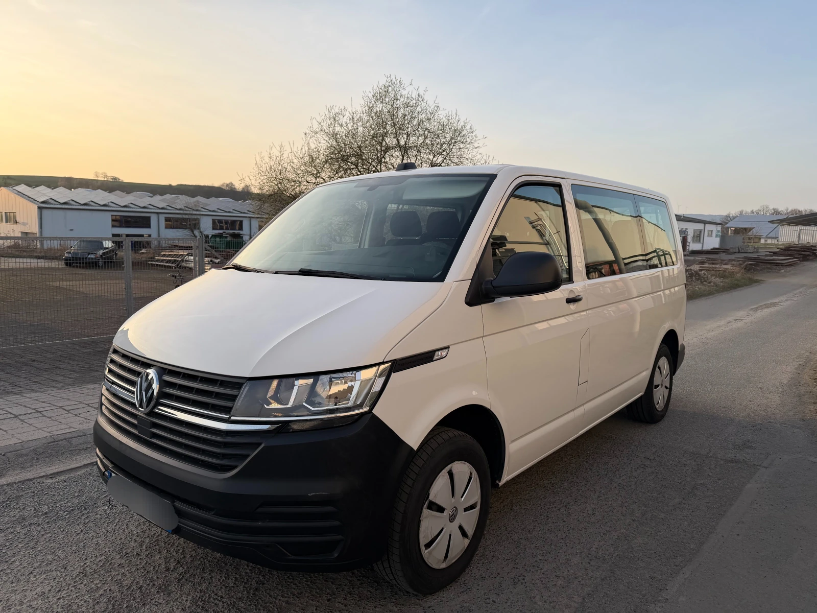 VW T6 Transporter Kombi 4MOTION, снимка 2 - Бусове и автобуси - 56680895