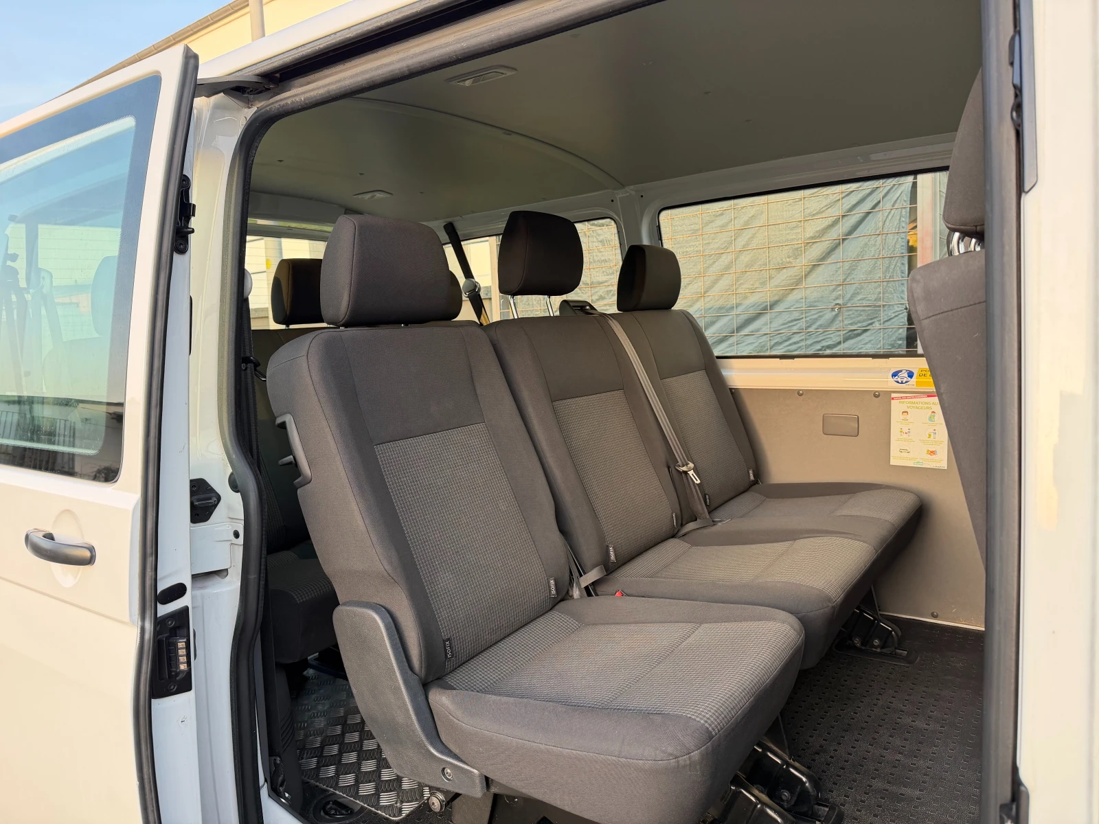 VW T6 Transporter Kombi 4MOTION, снимка 6 - Бусове и автобуси - 56680895