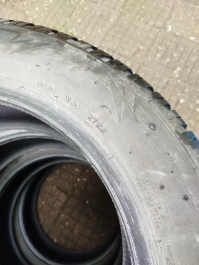 Гуми Зимни 235/55R18, снимка 4