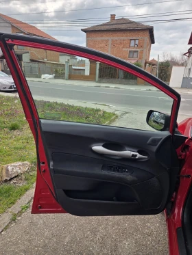 Toyota Auris, снимка 13