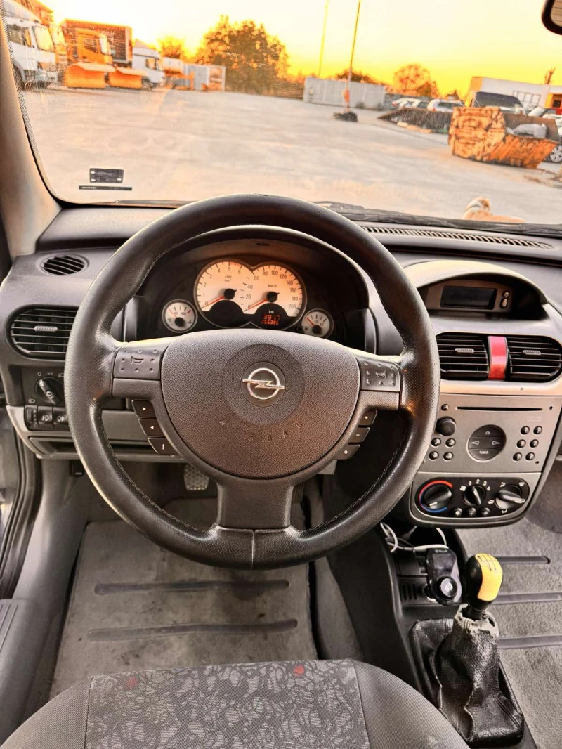 Opel Corsa, снимка 10 - Автомобили и джипове - 49531656