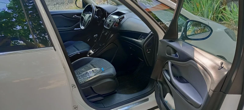 Opel Zafira 1.6 CNG, снимка 11 - Автомобили и джипове - 52102684