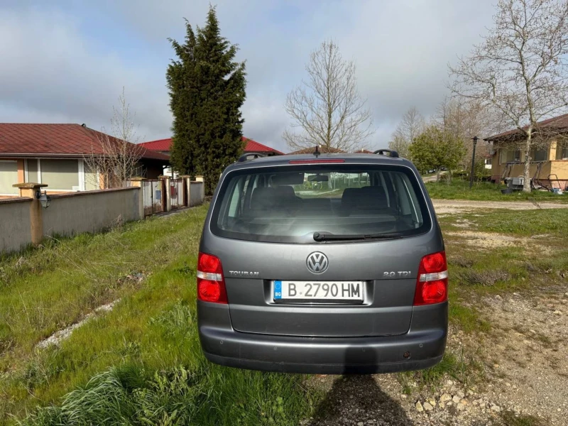 VW Touran 2.0 TDI , снимка 7 - Автомобили и джипове - 52895559
