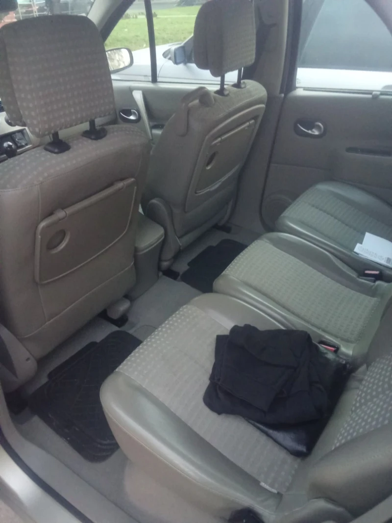 Renault Scenic, снимка 8 - Автомобили и джипове - 53013690