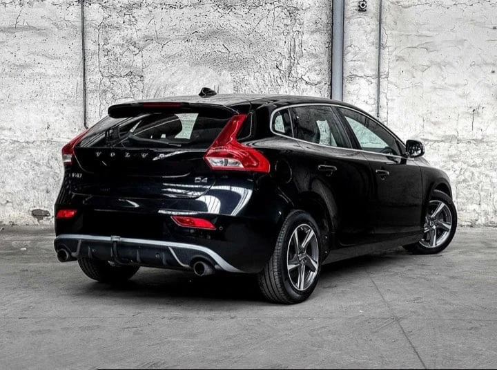 Volvo V40 D4 R-design 190hp, снимка 5 - Автомобили и джипове - 47604140